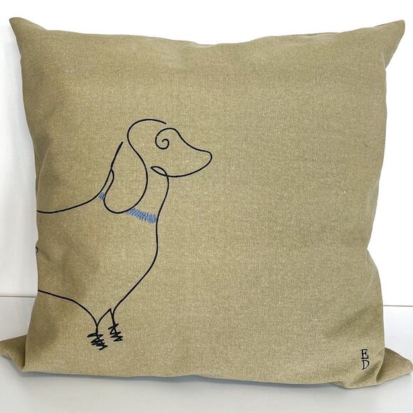 ED Ellen Degeneres Dachshund Dog Accent Throw Pillow 20X20 Tan Embroidered Zip - Picture 1 of 12